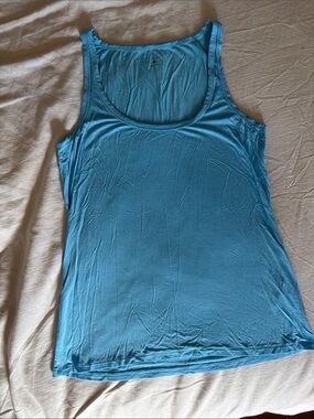 Tavi Active Women's Lightweight Scoop Neck Tank Top in Aqua
